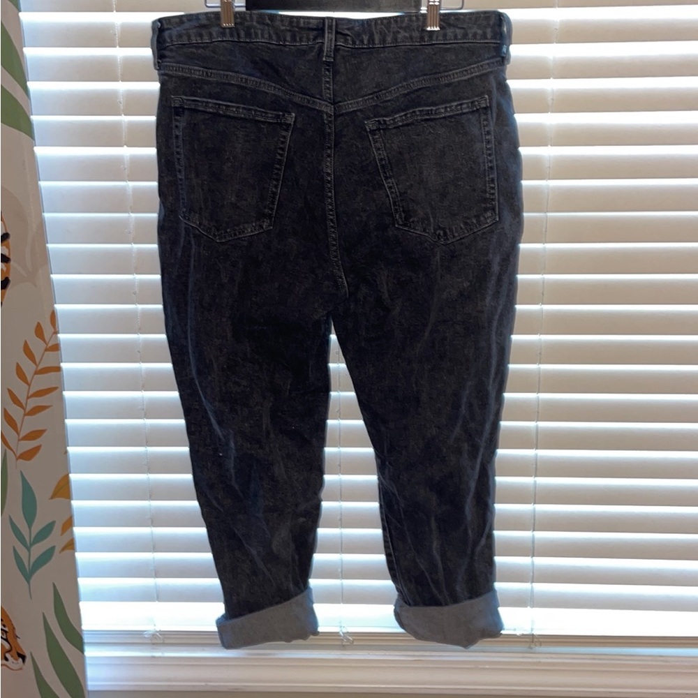 Mom Jeans - Picture 3 of 4